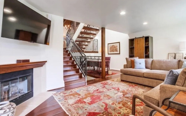 Sbtc161 3 Bedroom Condo