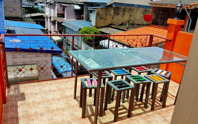 Bangkok Legend Guesthouse
