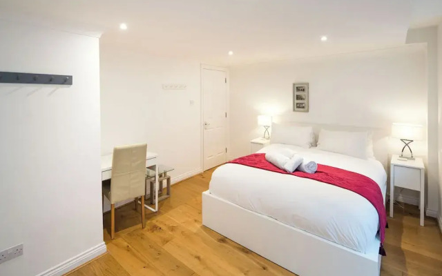 1BD Modern City Oasis: Near London Attractions