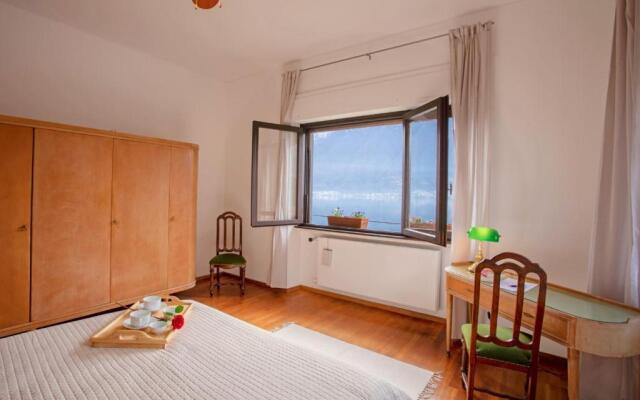 Villa Thea Sleeps 8 guests in Ossuccio
