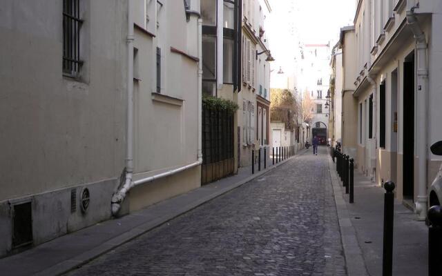 Apartment Living Jean Nicot