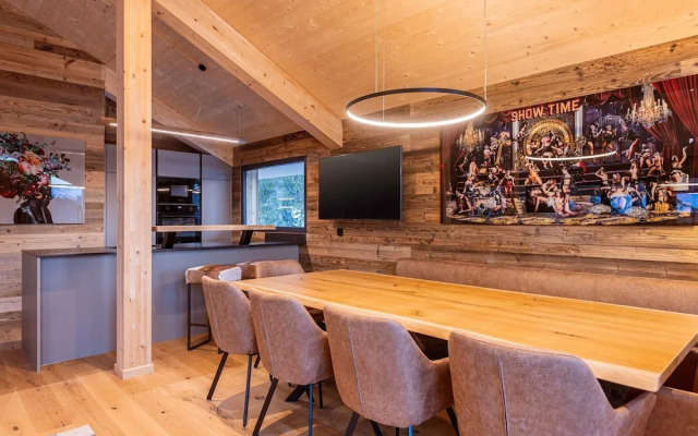 Spacious Chalet With Finnish Sauna