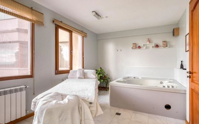 Alma del Lago Suites & Spa