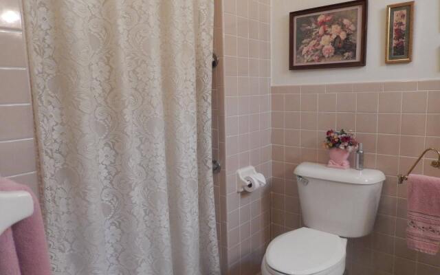 Holly House of Hamilton