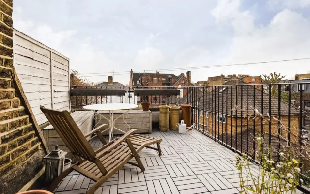 Panoramic Hammersmith Home Near The River Thames