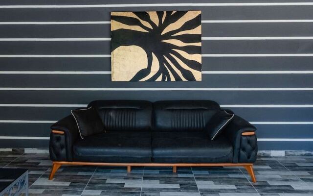 Orange Owl Hotel