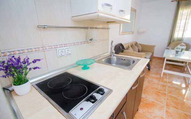 Stylish 2 bedrooms Menita by La Recepcion