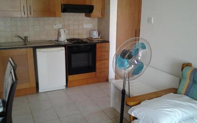 Artemis Karas Holidays Apartment