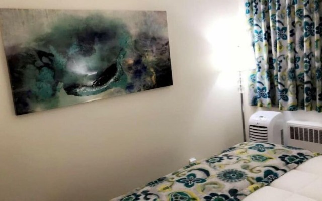 Ramada by Wyndham West Edmonton Hotel & Suites