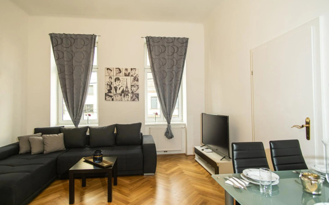 Raimond Apartment