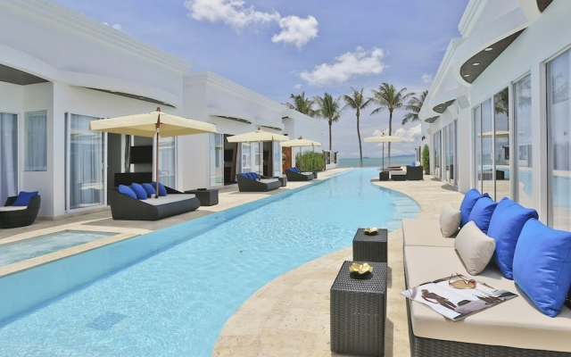Dream Field Resort