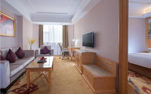 Vienna Hotel Honghu Branch