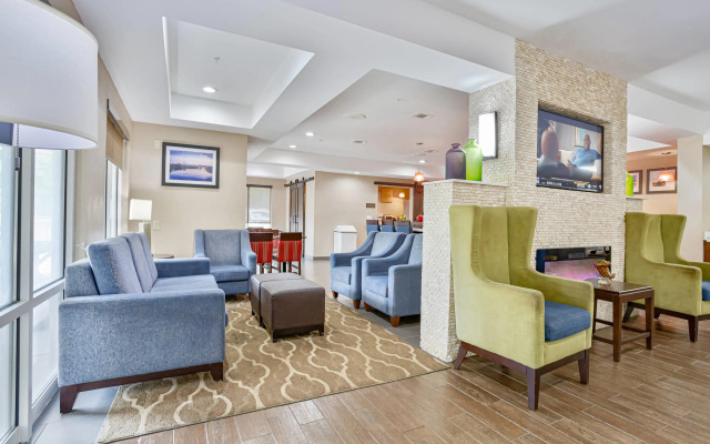 Comfort Inn & Suites Montgomery East Carmichael Rd