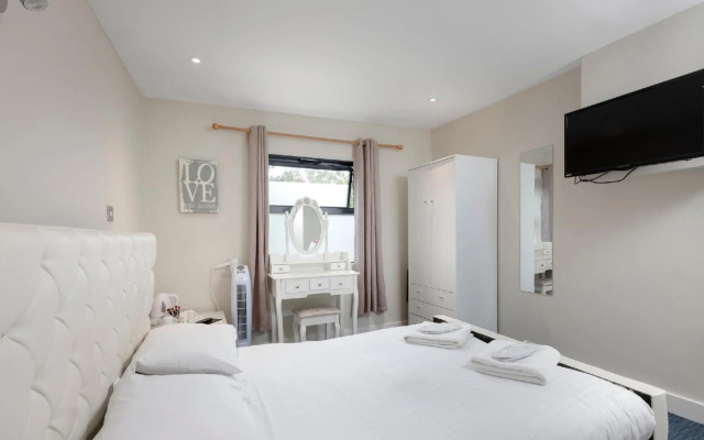 The R Inn Hotel