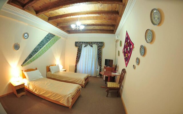 Ziyobaxsh Hotel