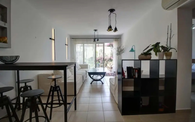 Villa Elias 1BR Upper Apt with Pool
