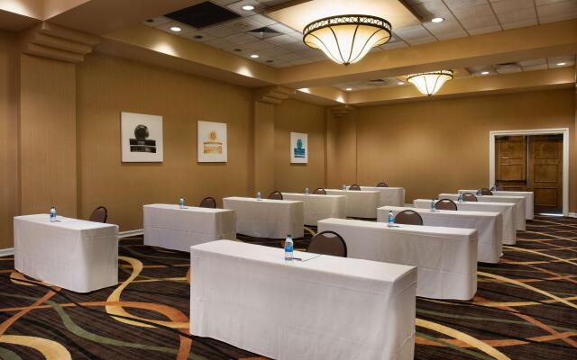 DoubleTree by Hilton Memphis Downtown
