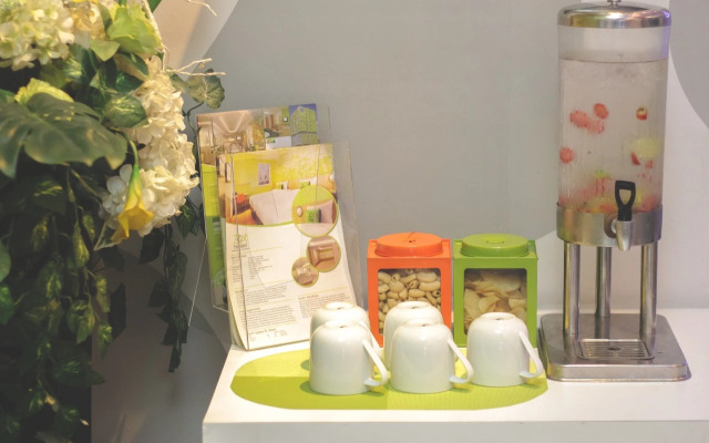 Zest Jemursari by Swiss-Belhotel International