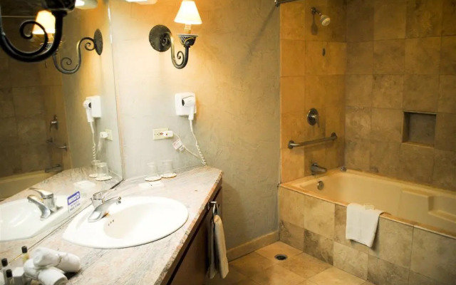 Hotel Coral And Marina