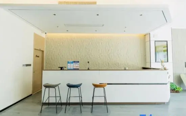 Shine Hotel