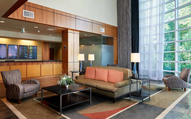 River's Edge Hotel Portland, Tapestry Collection by Hilton