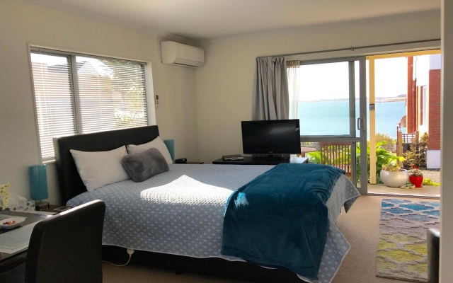 Bluff Ocean Vista Motel – Guest Rooms – Bluff