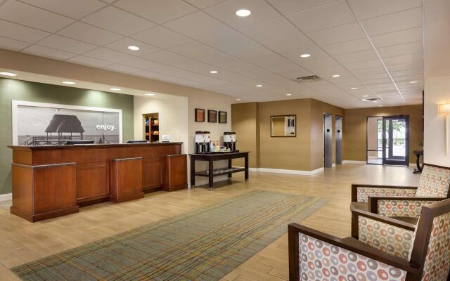 Hampton Inn & Suites Largo