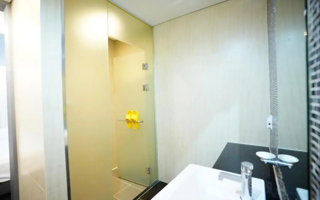 Y Hotel