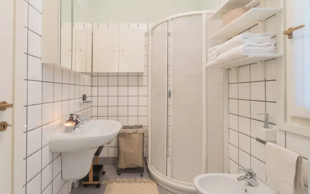 Besana 9 On the Lake - Private Garden & Parking by Rent all Como