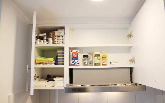 Completely Renovated Apartment Near the Train Station and the Center