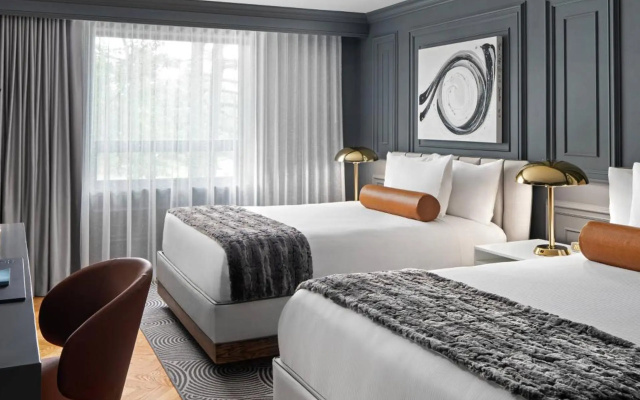 The Drake Oak Brook, Autograph Collection