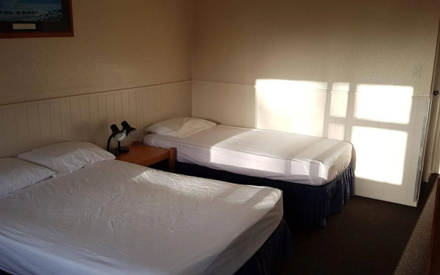 Te Anau Top 10 Holiday Park