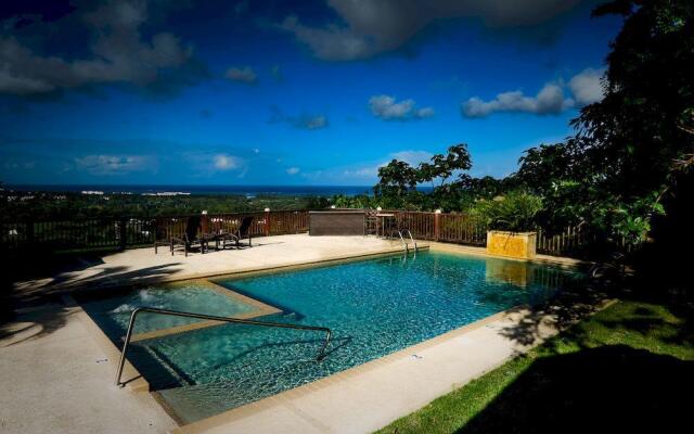 Rainforest & Ocean View Inn At Carabali