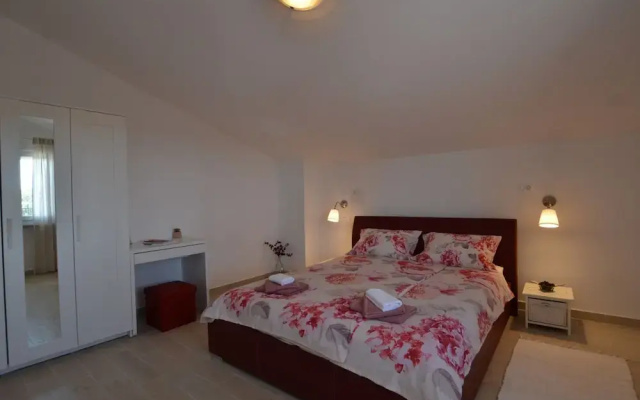 Lush and Sweet Escape Apartments