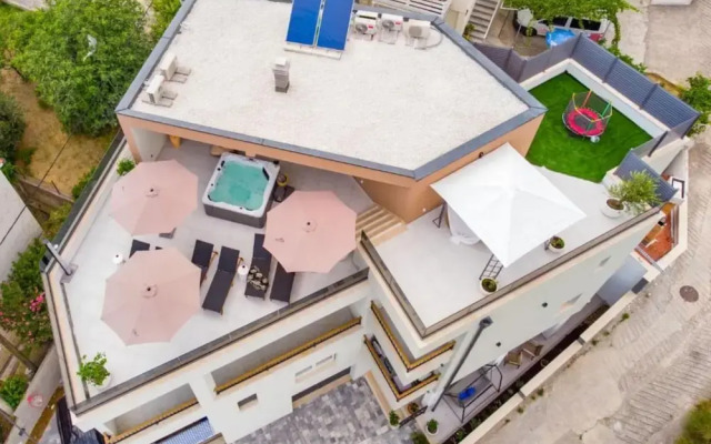 Luxury Penthouse Duce