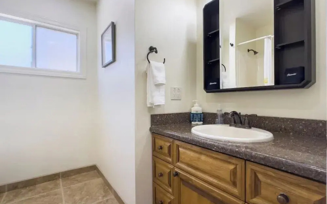 Chandler oasis with pool & hot tub