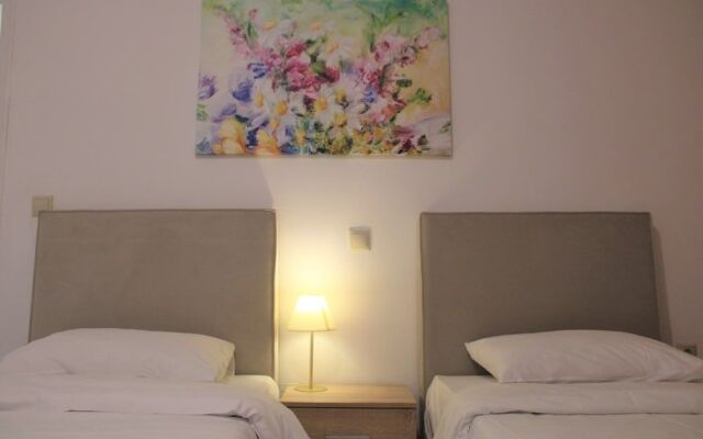 "kalamaki Plaza Apartments ''tzante''"
