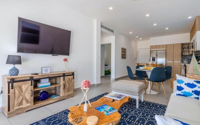 HH-2BStd614 - All shades of Blue OCEANFRONT luxury condo,