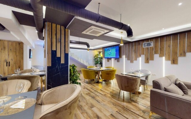 Kingdom Luxury Hotel
