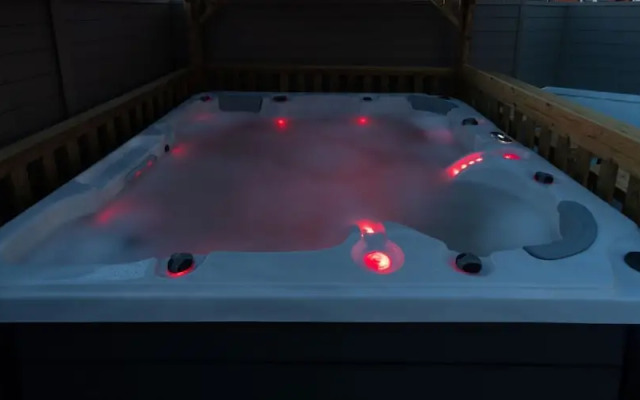 The Bells HOT TUB on Private Terrace Apartments