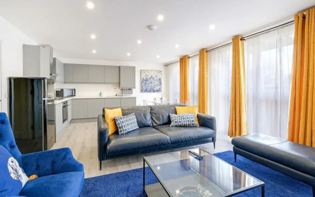 Luxury 1 & 2 bed Apartment free parking