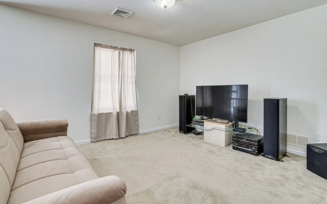 Family-friendly Tobyhanna Home w/ Community Pool