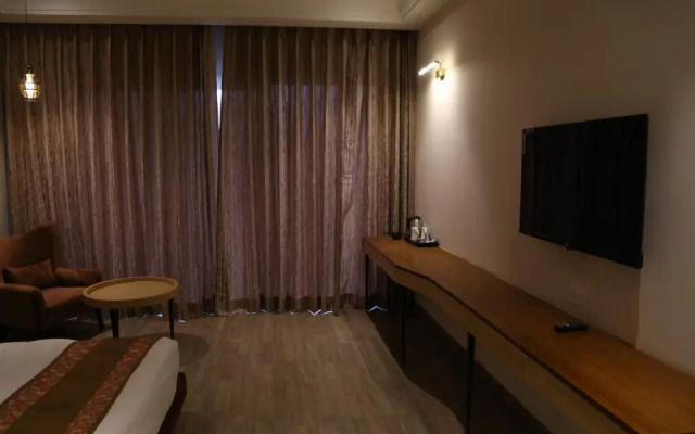 Merak Resort, Corbett