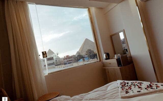 Queen Ash Pyramids View INN