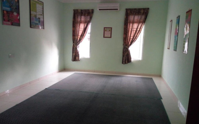 ArRayyan Guesthouse & Homestay