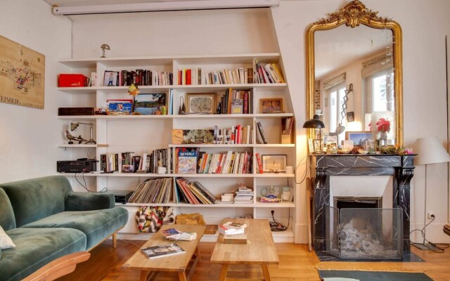 Typical Parisian Apartment Near "Le Palais des Glaces"