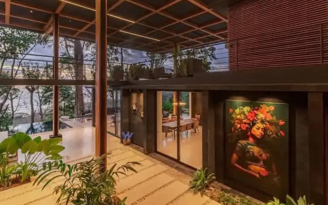 w Spectacular 4BR Villa in Costa Rica