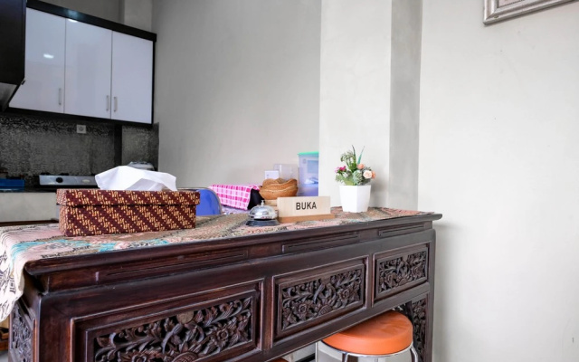 Grha Minggiran Homestay Yogyakarta Mitra RedDoorz – Guest Rooms – Yogyakarta