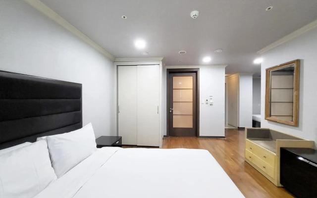 Ramada Hotels & Suites Seoul Namdaemun