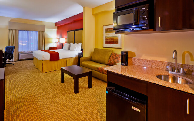 Holiday Inn Express Hotel and Suites Nashville-Opryland by IHG